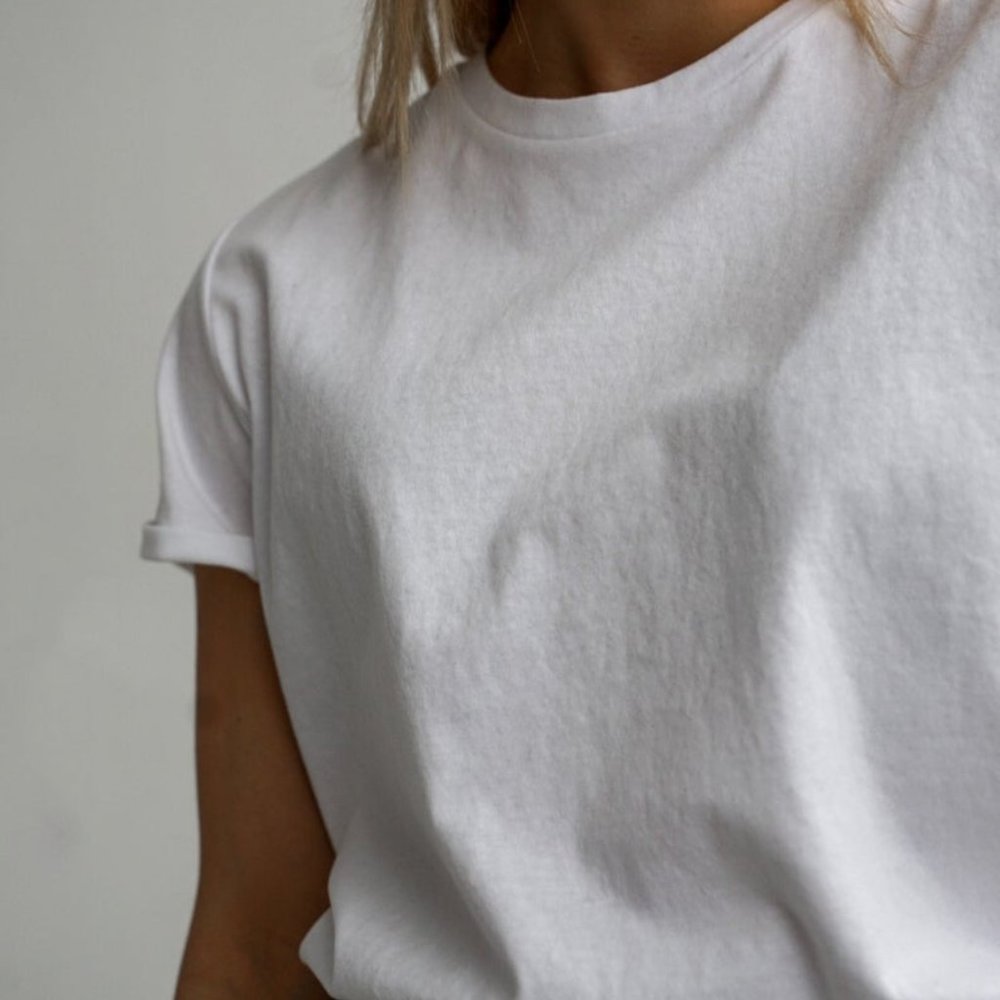 Women's loose fit T-shirt - Picture 2 of 2